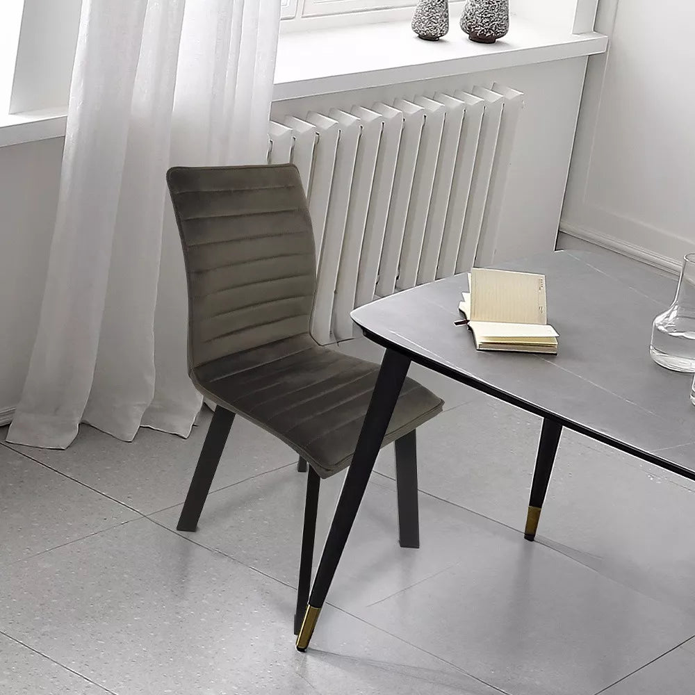 BKS-004 – Silla para Comedor con Patas Metálicas Negras